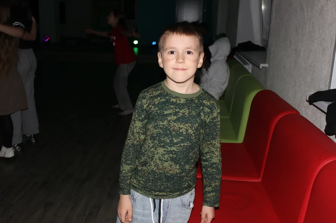 Участник смены в актовом зале